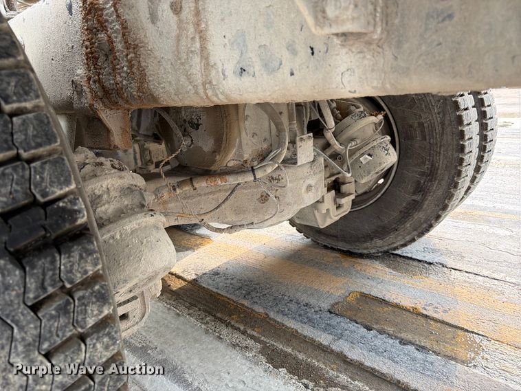 image for item DN6672 2006 Mack Granite CV713 ready mix truck