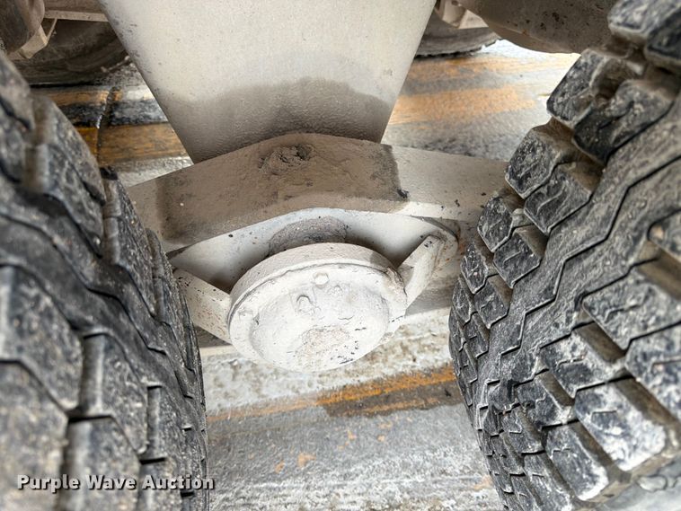 image for item DN6672 2006 Mack Granite CV713 ready mix truck