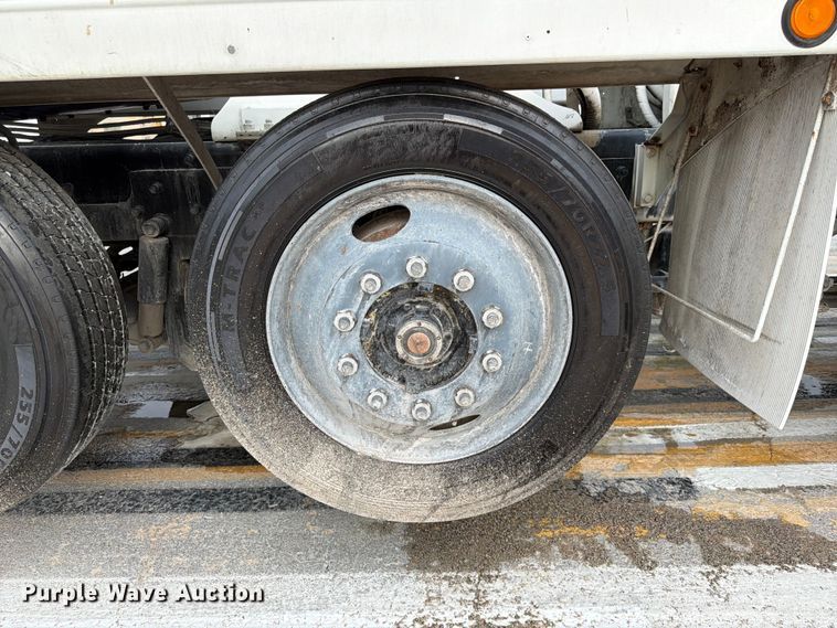 image for item DN6672 2006 Mack Granite CV713 ready mix truck