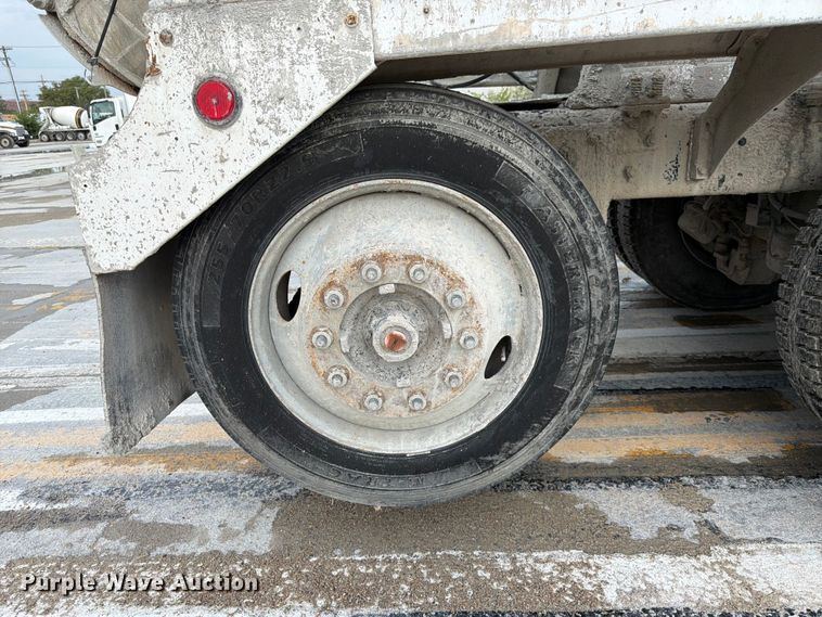 image for item DN6672 2006 Mack Granite CV713 ready mix truck