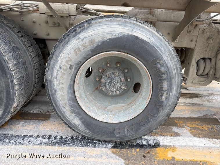 image for item DN6672 2006 Mack Granite CV713 ready mix truck