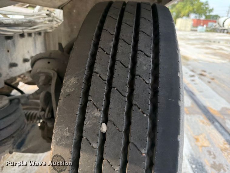 image for item DN6672 2006 Mack Granite CV713 ready mix truck
