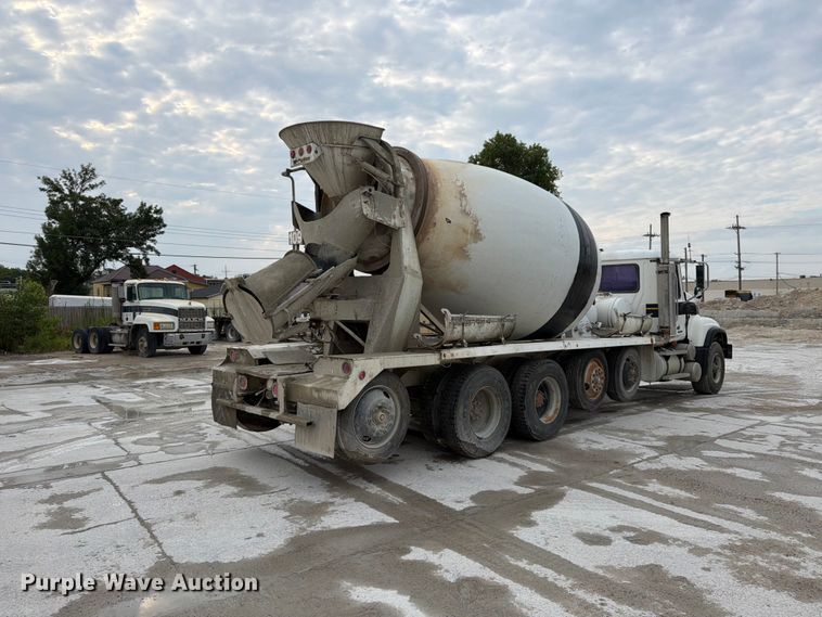 image for item DN6673 2004 Mack Granite CV713 ready mix truck