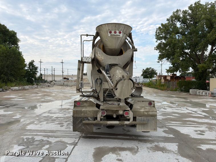 image for item DN6673 2004 Mack Granite CV713 ready mix truck