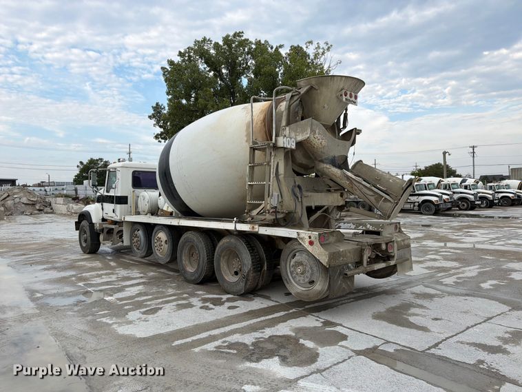image for item DN6673 2004 Mack Granite CV713 ready mix truck