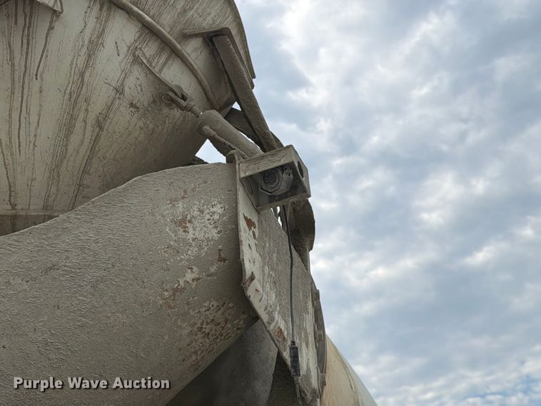 image for item DN6673 2004 Mack Granite CV713 ready mix truck