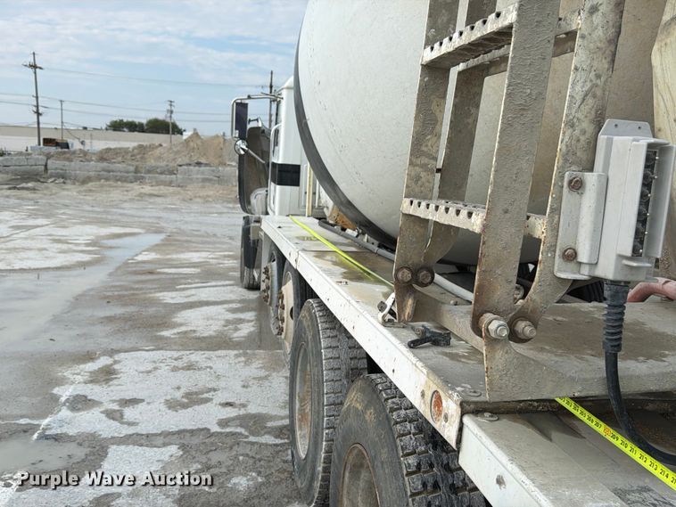 image for item DN6673 2004 Mack Granite CV713 ready mix truck