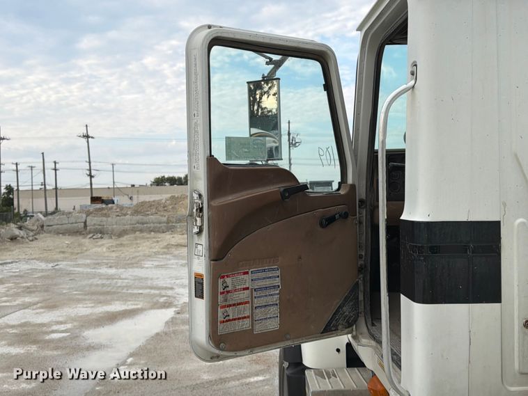 image for item DN6673 2004 Mack Granite CV713 ready mix truck