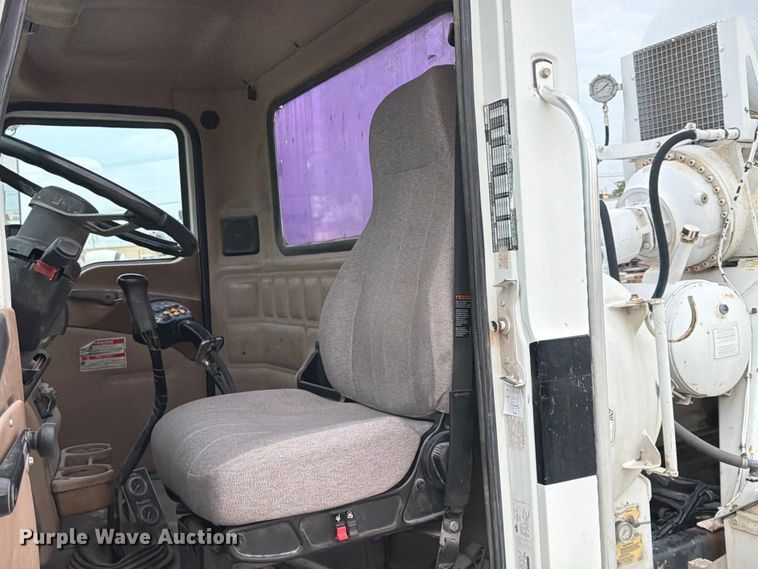 image for item DN6673 2004 Mack Granite CV713 ready mix truck