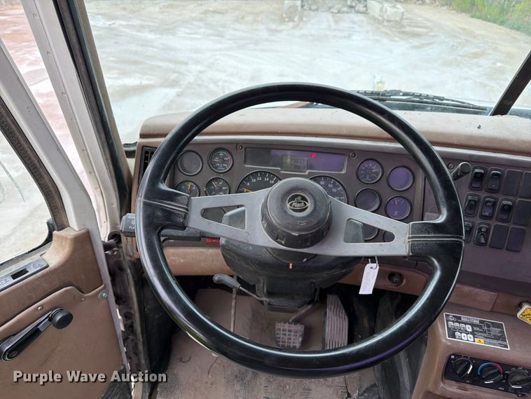 image for item DN6673 2004 Mack Granite CV713 ready mix truck