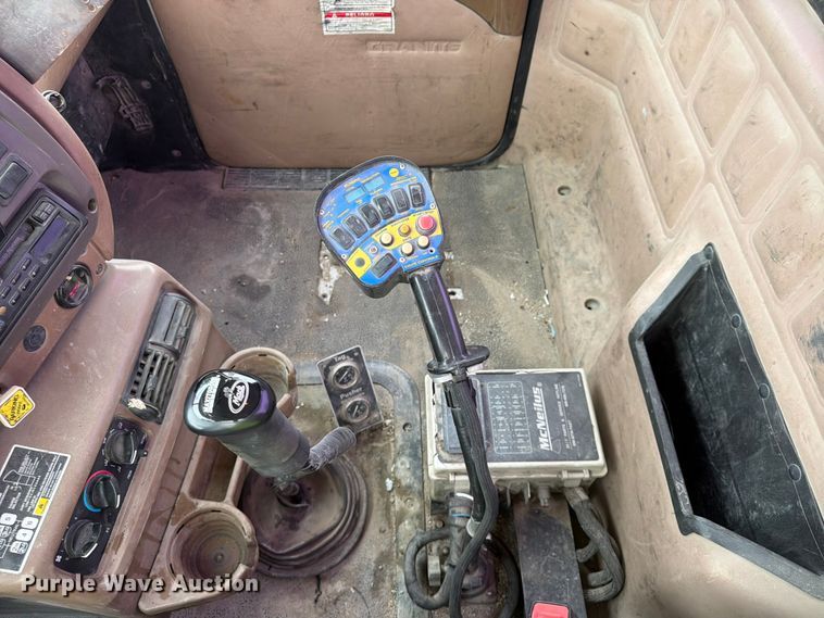 image for item DN6673 2004 Mack Granite CV713 ready mix truck
