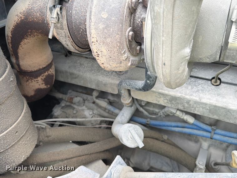 image for item DN6673 2004 Mack Granite CV713 ready mix truck