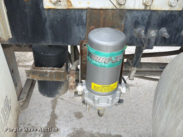 image for item DN6673 2004 Mack Granite CV713 ready mix truck