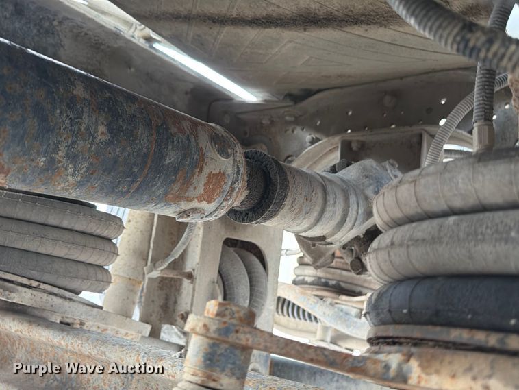 image for item DN6673 2004 Mack Granite CV713 ready mix truck