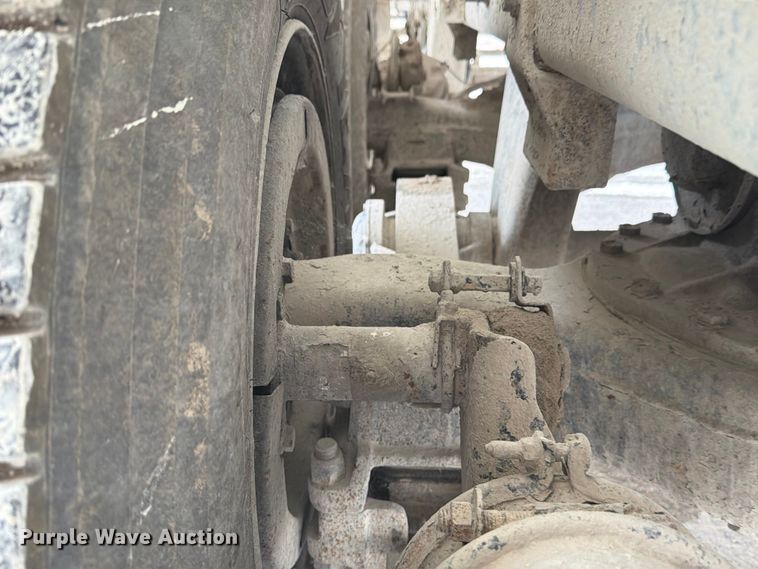 image for item DN6673 2004 Mack Granite CV713 ready mix truck