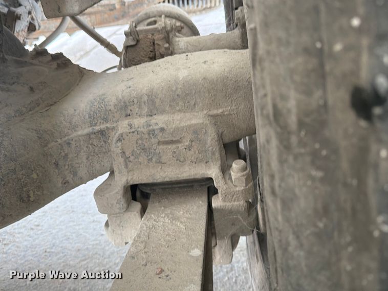 image for item DN6673 2004 Mack Granite CV713 ready mix truck