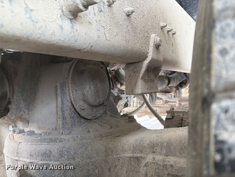 image for item DN6673 2004 Mack Granite CV713 ready mix truck