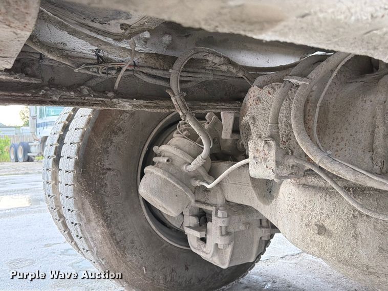 image for item DN6673 2004 Mack Granite CV713 ready mix truck