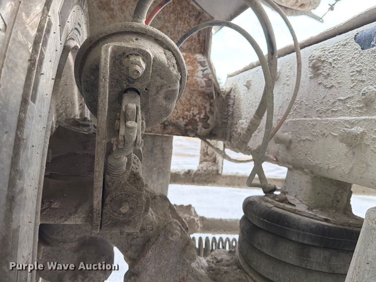 image for item DN6673 2004 Mack Granite CV713 ready mix truck