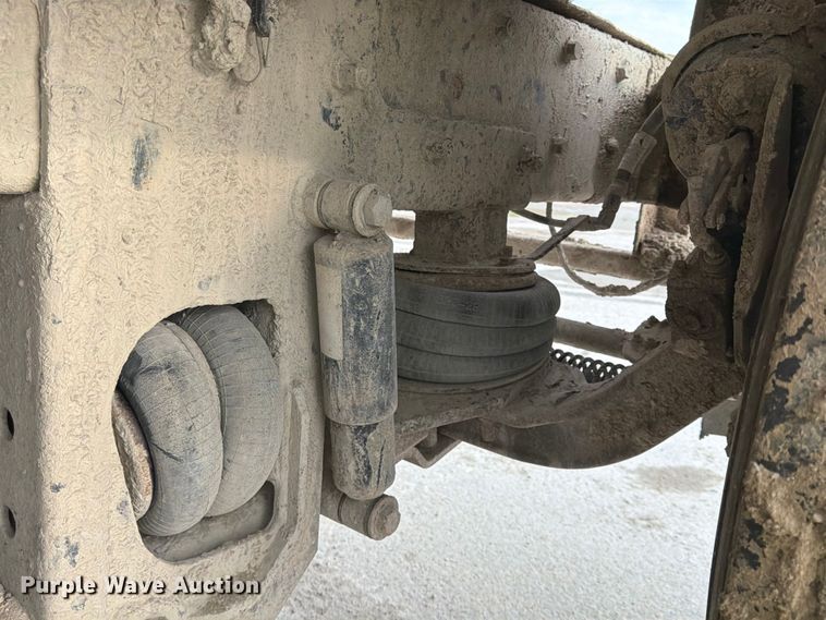 image for item DN6673 2004 Mack Granite CV713 ready mix truck