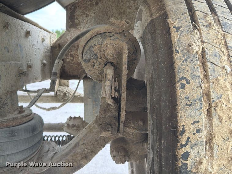 image for item DN6673 2004 Mack Granite CV713 ready mix truck