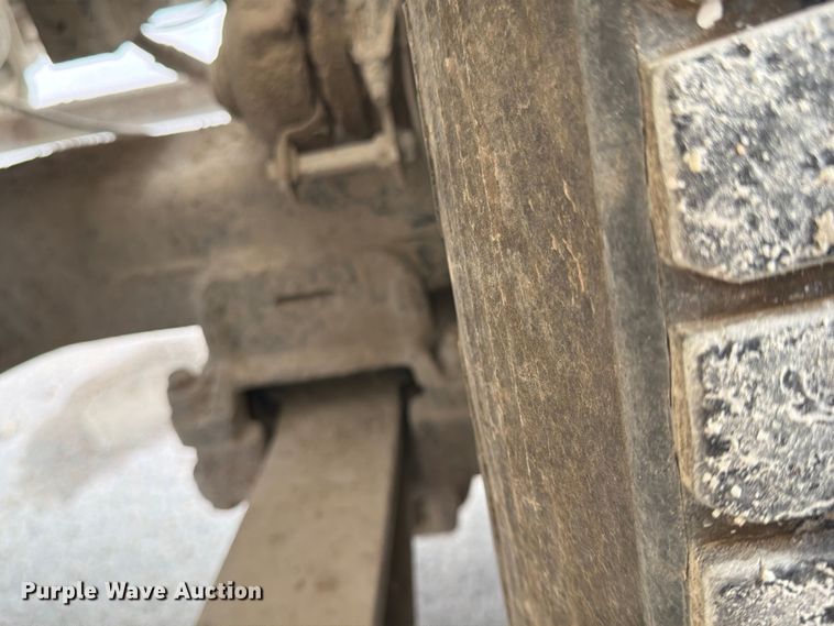 image for item DN6673 2004 Mack Granite CV713 ready mix truck