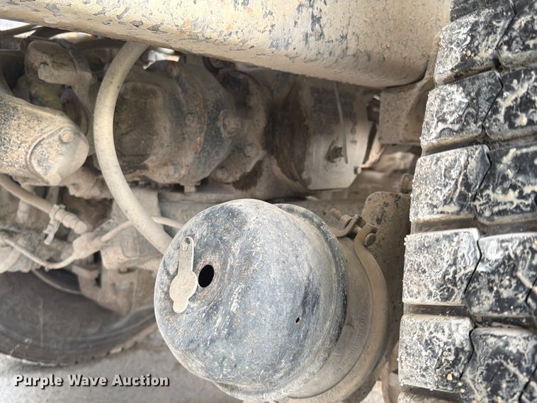 image for item DN6673 2004 Mack Granite CV713 ready mix truck