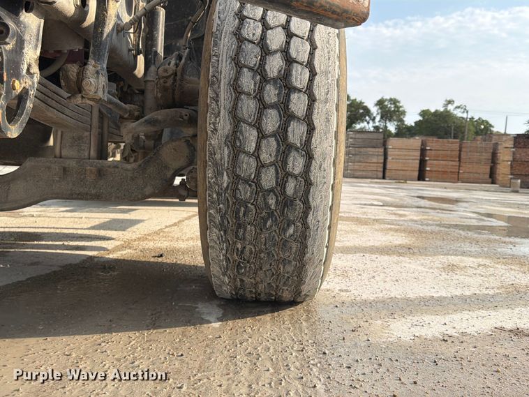 image for item DN6673 2004 Mack Granite CV713 ready mix truck