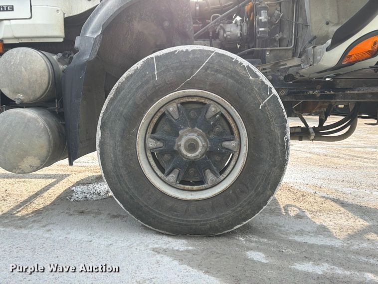 image for item DN6673 2004 Mack Granite CV713 ready mix truck