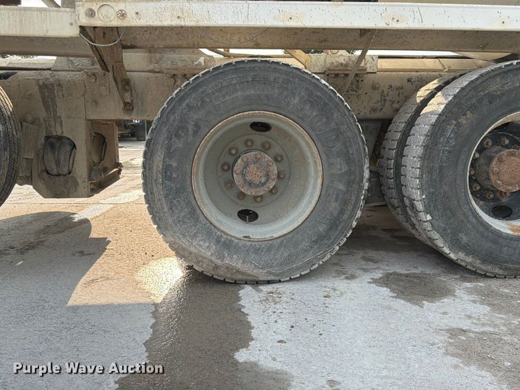 image for item DN6673 2004 Mack Granite CV713 ready mix truck