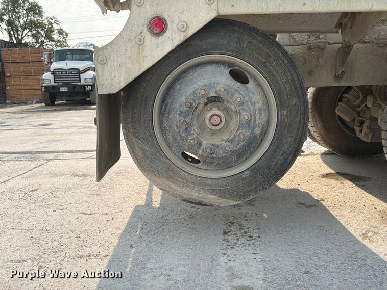 image for item DN6673 2004 Mack Granite CV713 ready mix truck