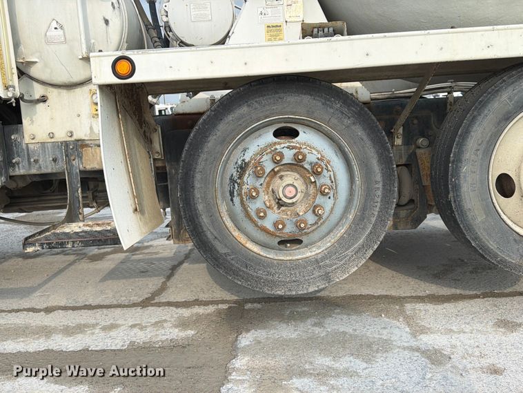 image for item DN6673 2004 Mack Granite CV713 ready mix truck