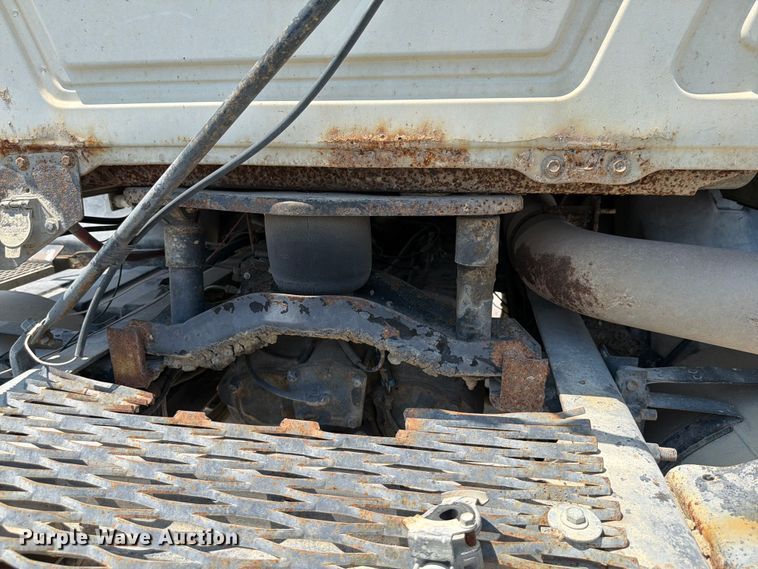 image for item DN6674 1995 Mack CH613 semi truck