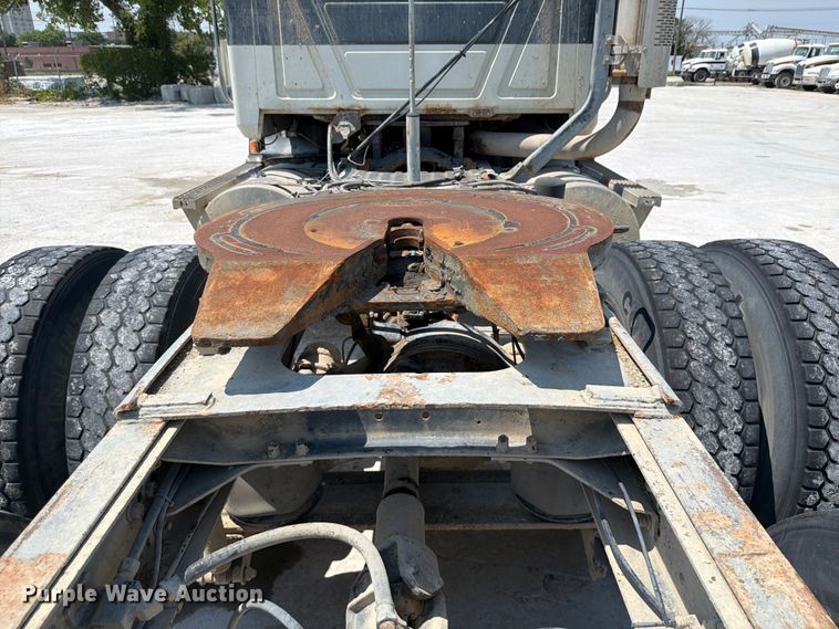 image for item DN6674 1995 Mack CH613 semi truck