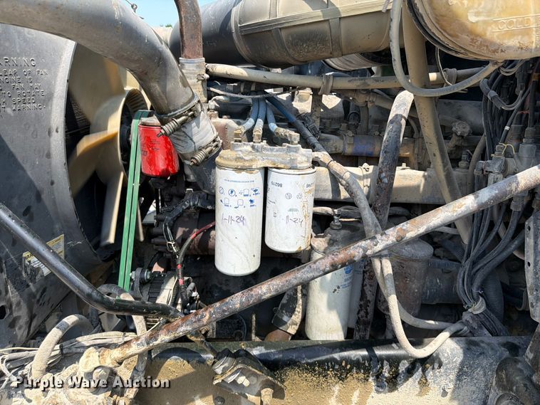 image for item DN6674 1995 Mack CH613 semi truck