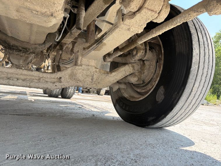 image for item DN6674 1995 Mack CH613 semi truck