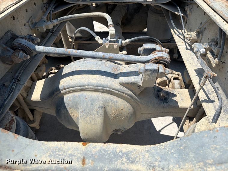 image for item DN6674 1995 Mack CH613 semi truck
