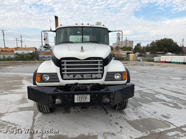 image for item DN6675 2003 Mack Granite CV713 ready mix truck