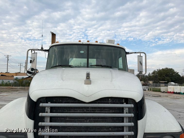 image for item DN6675 2003 Mack Granite CV713 ready mix truck