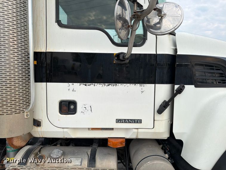 image for item DN6675 2003 Mack Granite CV713 ready mix truck