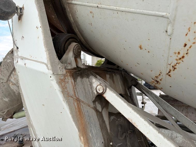 image for item DN6675 2003 Mack Granite CV713 ready mix truck