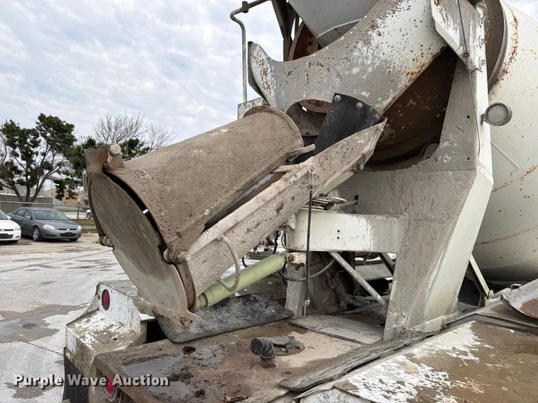 image for item DN6675 2003 Mack Granite CV713 ready mix truck