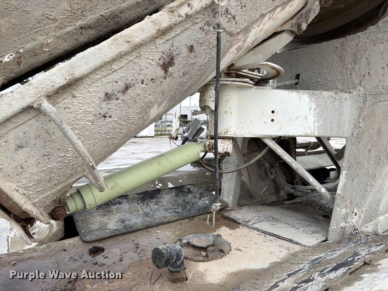 image for item DN6675 2003 Mack Granite CV713 ready mix truck