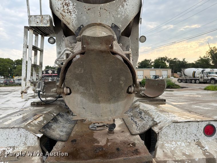 image for item DN6675 2003 Mack Granite CV713 ready mix truck