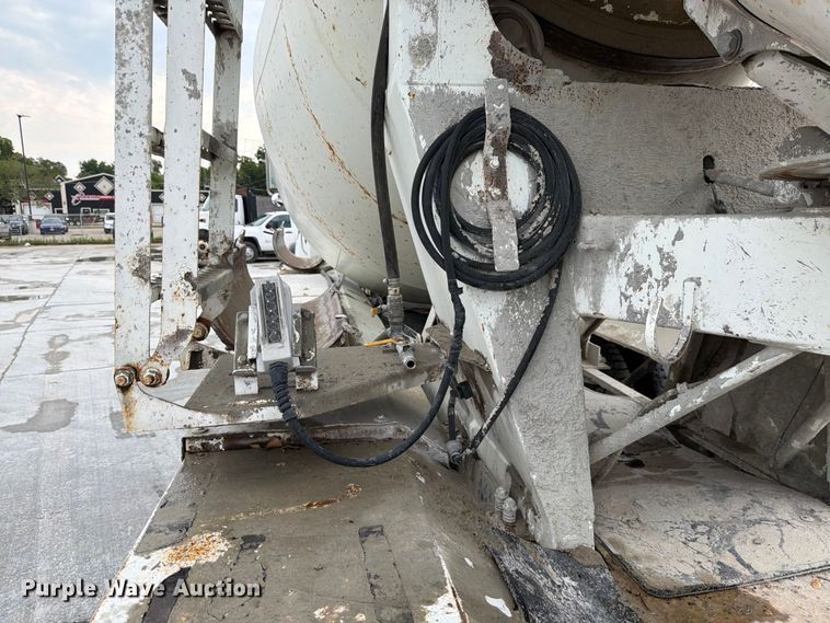 image for item DN6675 2003 Mack Granite CV713 ready mix truck