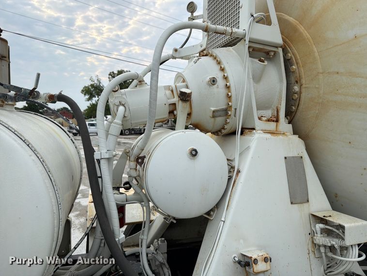 image for item DN6675 2003 Mack Granite CV713 ready mix truck