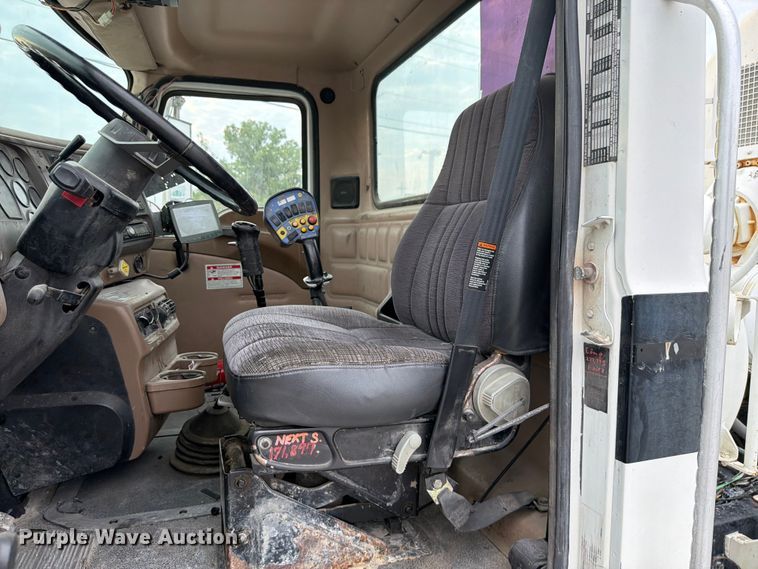 image for item DN6675 2003 Mack Granite CV713 ready mix truck