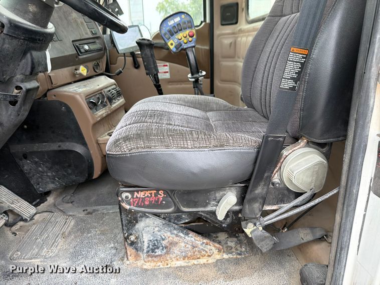 image for item DN6675 2003 Mack Granite CV713 ready mix truck