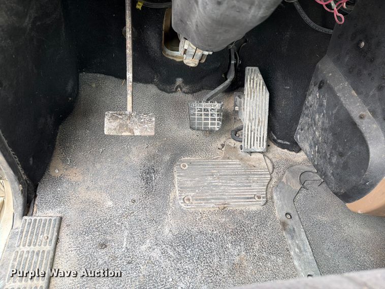 image for item DN6675 2003 Mack Granite CV713 ready mix truck