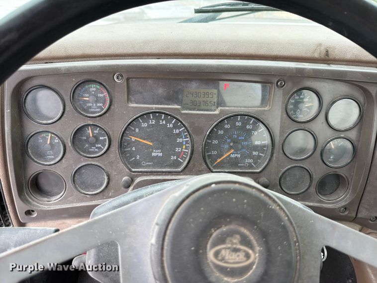 image for item DN6675 2003 Mack Granite CV713 ready mix truck